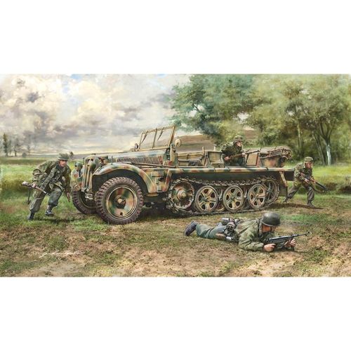 Maquette Véhicule Militaire : Sd.Kfz.10 Demag D7 Et Troupes