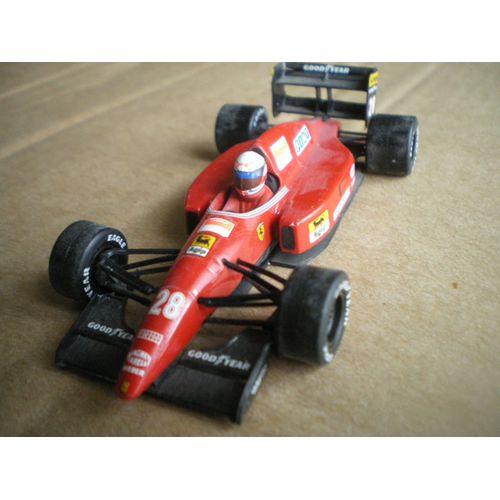 1/43 Ferrari F1 92a #28 Ivan Capelli 1992 1/43 Réf.337.006.0-Minichamps