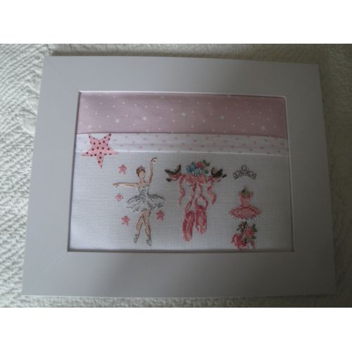 Broderie Point De Croix Danseuse Rose