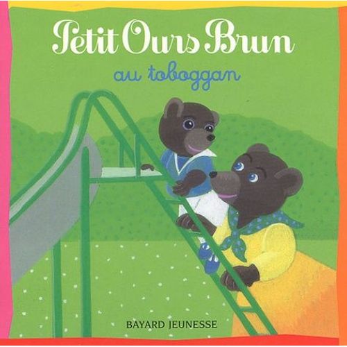 Petit Ours Brun Au Toboggan