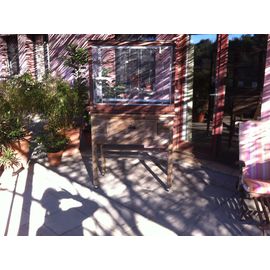 3 Cages Pour Perroquets, Avec Table, Accessoires, Couvertures, Et Un Grand Etc.
