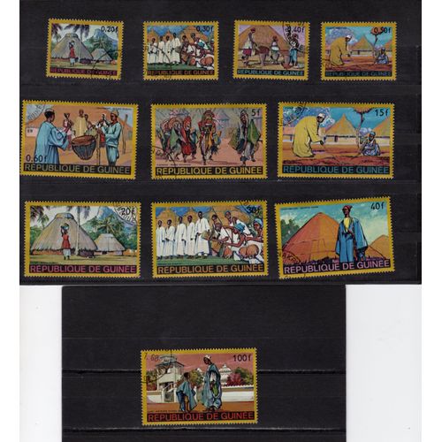 Timbres-Poste De La République De Guinée (Habitats Et Costumes)