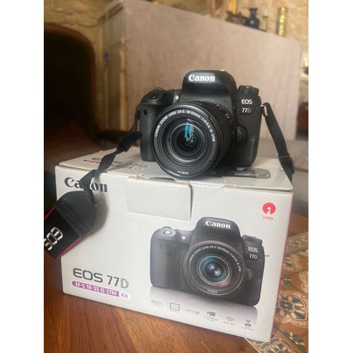 Canon eos 77d 24.2 mpix + Objectif EF-S 18-55 IS STM