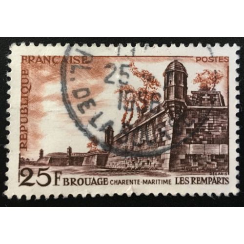 Timbre N°1042 Y&t 25,00 F Brun-Rouge Et Brun-Lilas Série Touristique Remparts De Brouage