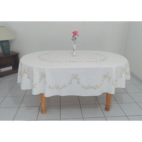 Magnifique Nappe Ovale Assortie Au Service De Table Eternal Beau De Johnson Brother Grande Bretagne. Dimensions 220 X 180 Cm. 50% Coton/50 % Polyester