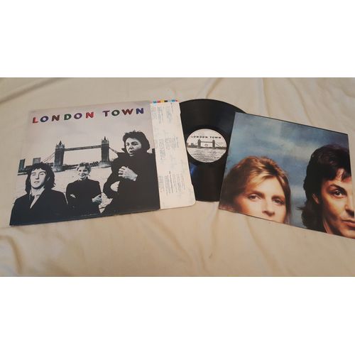 Wings London Town Avec Son Grand Affiche (83.5 X 59)