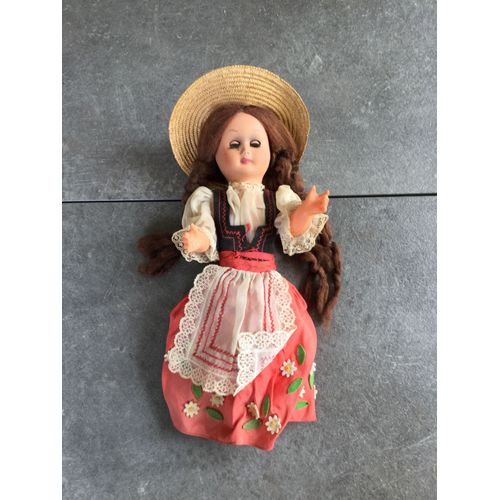 Ancienne Poupée Folklore Tête Biscuit, Corps Plastique