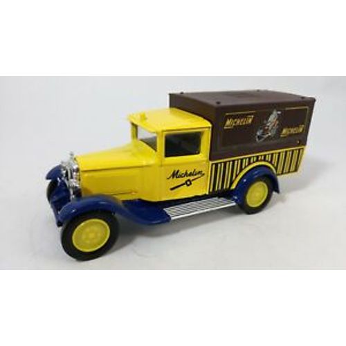 Citroen C4f 1930 - Solido - 1/43ème - Michelin-Solido