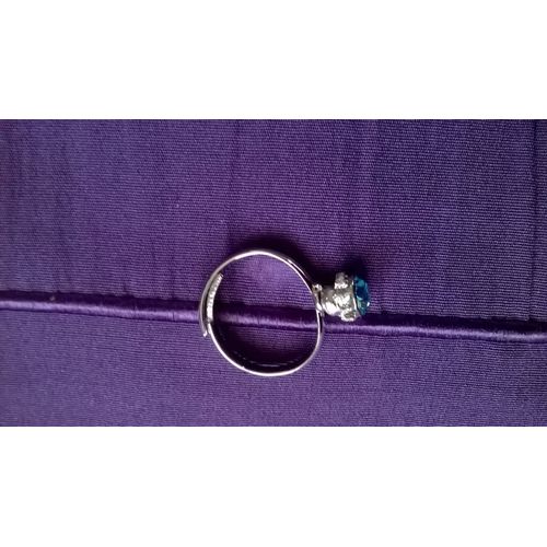 Bague Argentée Avec Pierre Bleu Ciel
