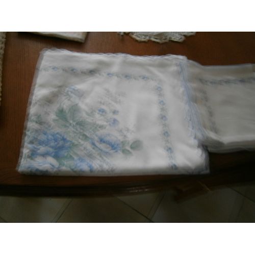 Nappe Rectangulaire Blanche Fleurs Bleues 2,40 X 1,50 M + 12 Serviettes De Table