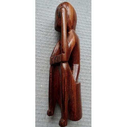 Statuette (africaine?) en bois dur poli