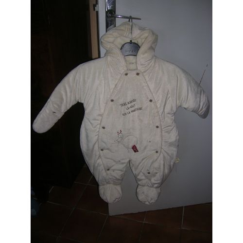 Combinaison 6 Mois 100% Polyester.