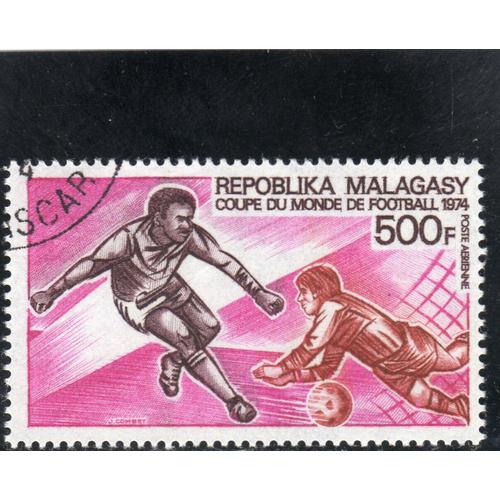 Timbre De Poste Aérienne De Madagascar (Coupe Du Monde De Football)