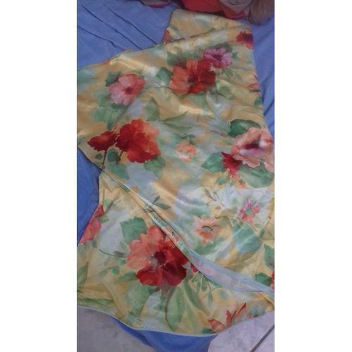 Nappe Polyester Ronde Jaune Et Verte Motifs Fleurs