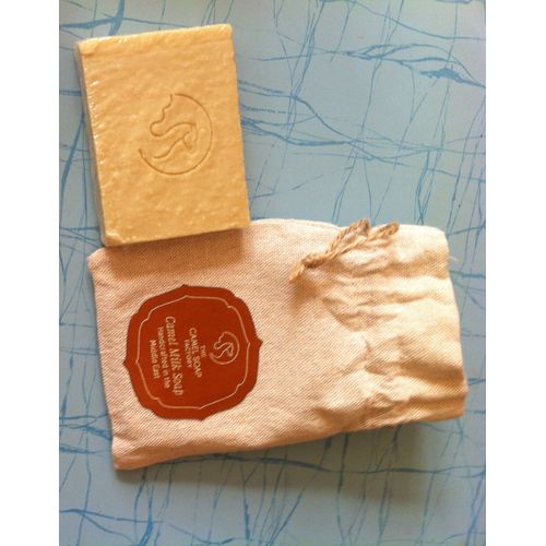 Savon Au Lait De Chamelle À La Menthe Poivrée Et Au Romarin. 95 G. Fabriqué À La Main Au Moyen-Orient. 