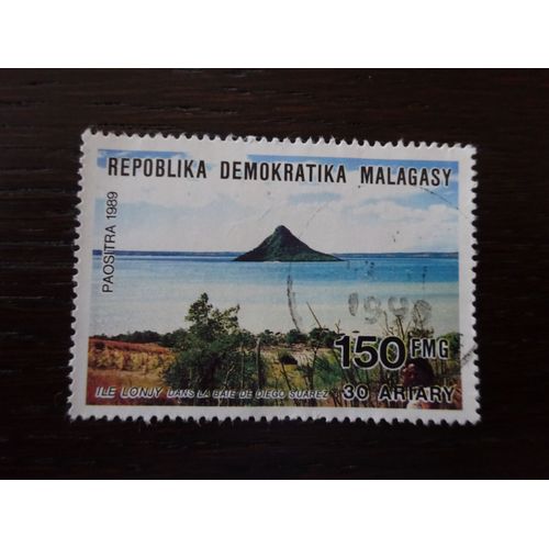 Timbre Madagascar 1990 Oblitéré Sakalava Pipe