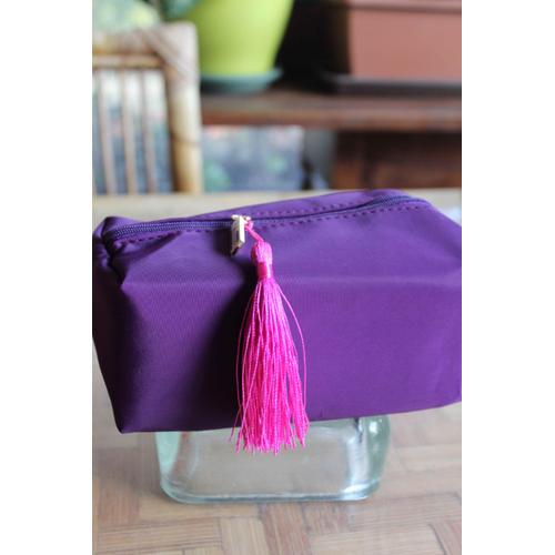 Jolie Trousse Clarins En Tissu Violet Et Pompon Fuschia Avec Produits Clarins 