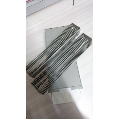Boîtier de 2 paniers / chargeurs pour diapositives