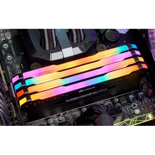 Corsair Vengeance RGB Pro Kit 32 Go (4 x 8 Go) DDR4 3600 MHz C18 Noir