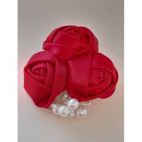 Broche Rouge Bourgogne À Trois Fleurs Et Perles Blanche Pour Votre Élégance