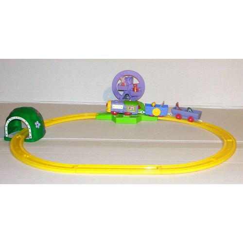 Le Petit Train Enchanté De Winnie L'ourson Set De Train Avec Rotation Grande Roue Tomy