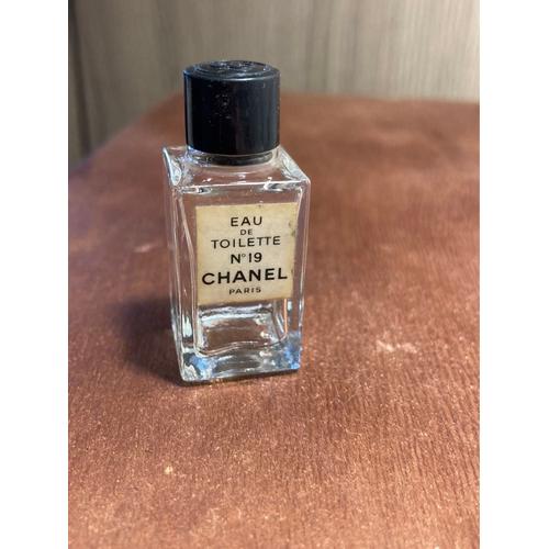 Miniature Chanel. No 19