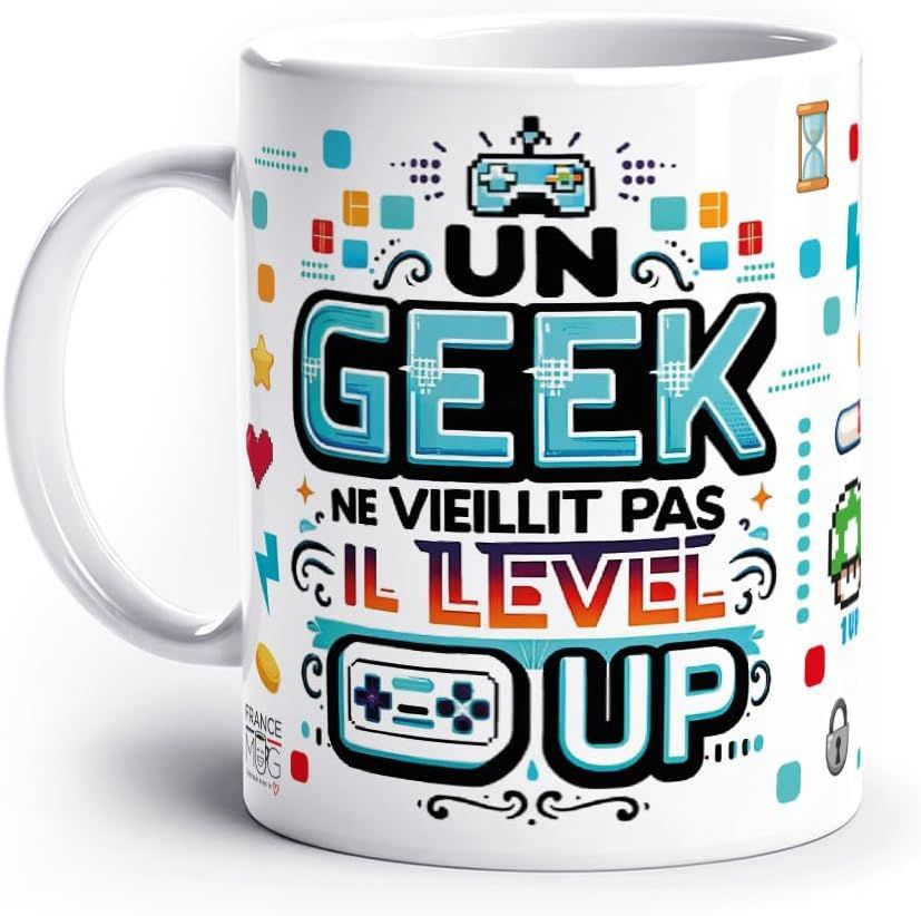 - 'un Geek Ne Vieillit Pas Il Level Up' Ii - Café Thé Idée Cadeau Original Anniversaire Humour Jeux-Vidéo Geek Ami Collègue Famille