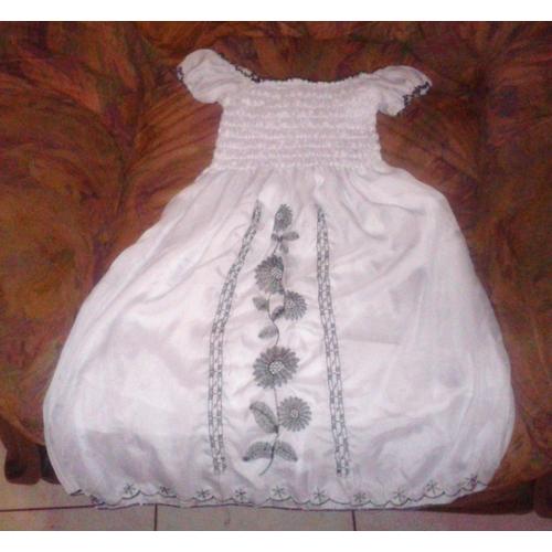 Robe Blanche Taille 8-10 Ans ..