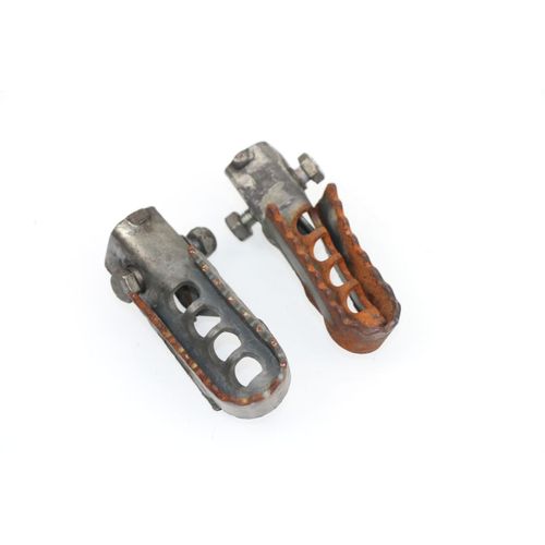 Paire Cale Pied Avant Derbi Senda Sm Drd X-Treme 50 2011 - 2017 / 84004