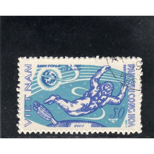 Timbre-Poste Du Viet-Nam Du Nord (Vol Cosmique De Voshkod Ii)