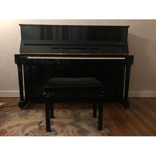 Piano Droit Yamaha Modèle E116 T, Parfait État.