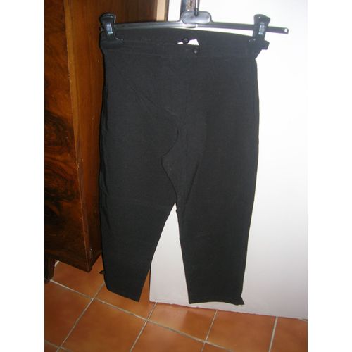 Pantacourt Taille 34,Viscose 73%,Polyamide 23%,Élasthanne 4%.