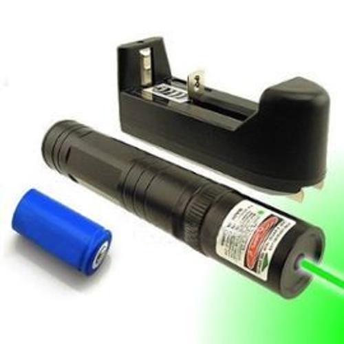 pointeur laser vert jd850 tres puissant 1mw visible jusque 12kms pret a l'emploi batterie + chargeur