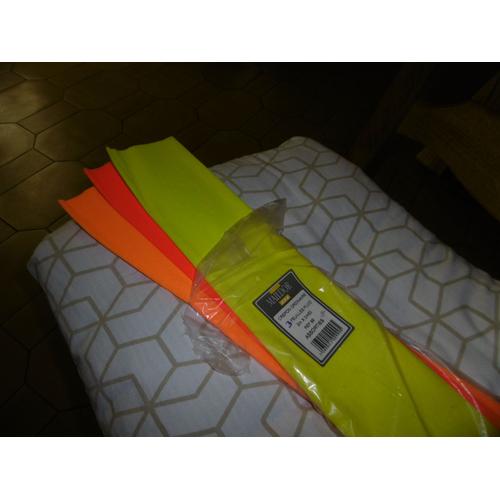 Maildor Papier Crépon Fluo 2.00x0.50m Lot De 3 Assorties : Orange, Rouge, Jaune