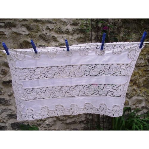 Napperon Ancien En Linon Et Magnifique Dentelle Longueur 65 Cm Largeur 37 Cm