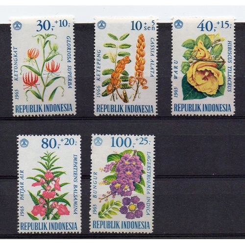 Indonésie- Lot De 5 Timbres Neufs- Fleurs