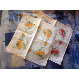 Lot De 4 Mouchoirs Neufs Roses Et Jaunes