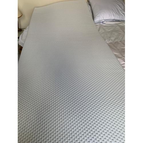 2 Surmatelas Neufs Mémoire De Forme 90/200 Marqué Emma Reversible