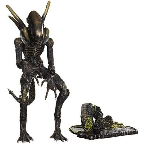 Square Enix Play Arts Kai-Lurker Alien Action Figure