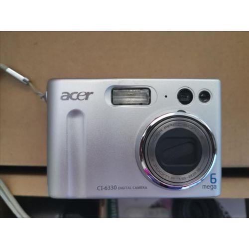 Appareil photo Compact Acer CI-6330 Argent Appareil photo num?rique - compact - 5.95 MP - 3x zoom optique - flash 12 Mo - argent