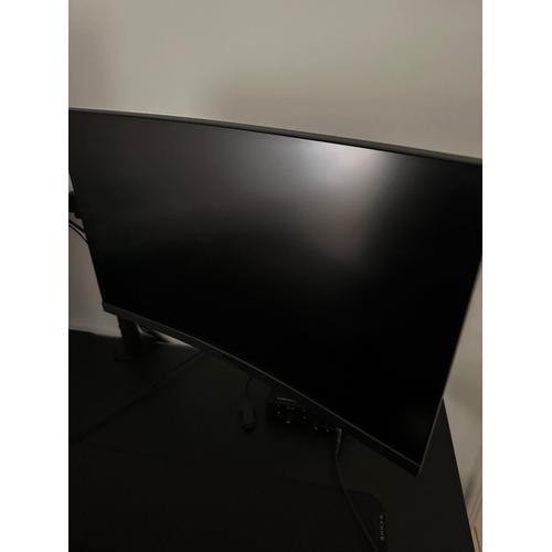 Écran MSI Optix G24C6, 1920 x 1080 Full HD (1080p), 24 pouces, 144Hz, 1ms