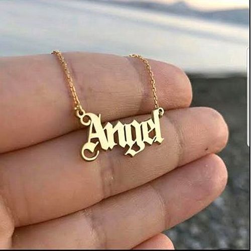 Pendentif ''angel '' Doré A L Or Fin 24 Carats Et Sa Chaine Assortie.