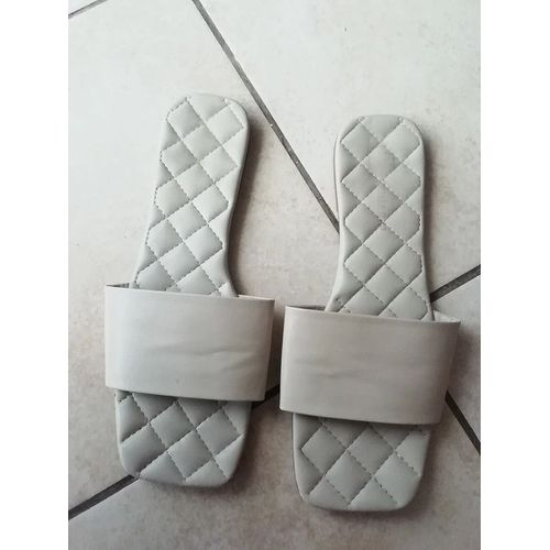 Mules - Claquettes Plates Taille 38.