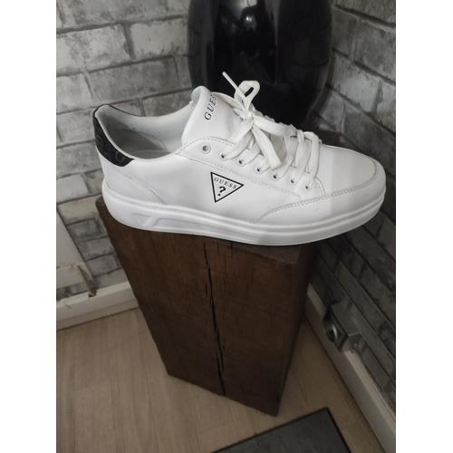 Basket Guess Blanche Ou Noir Neuf Taille 43