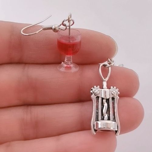 Boucles D'oreilles En Verre De Vin Rouge Et Tire-Bouchon, Boucles D'oreilles Miniatures Asymétriques, Bijoux Faits À La Main, Mini Cadeau