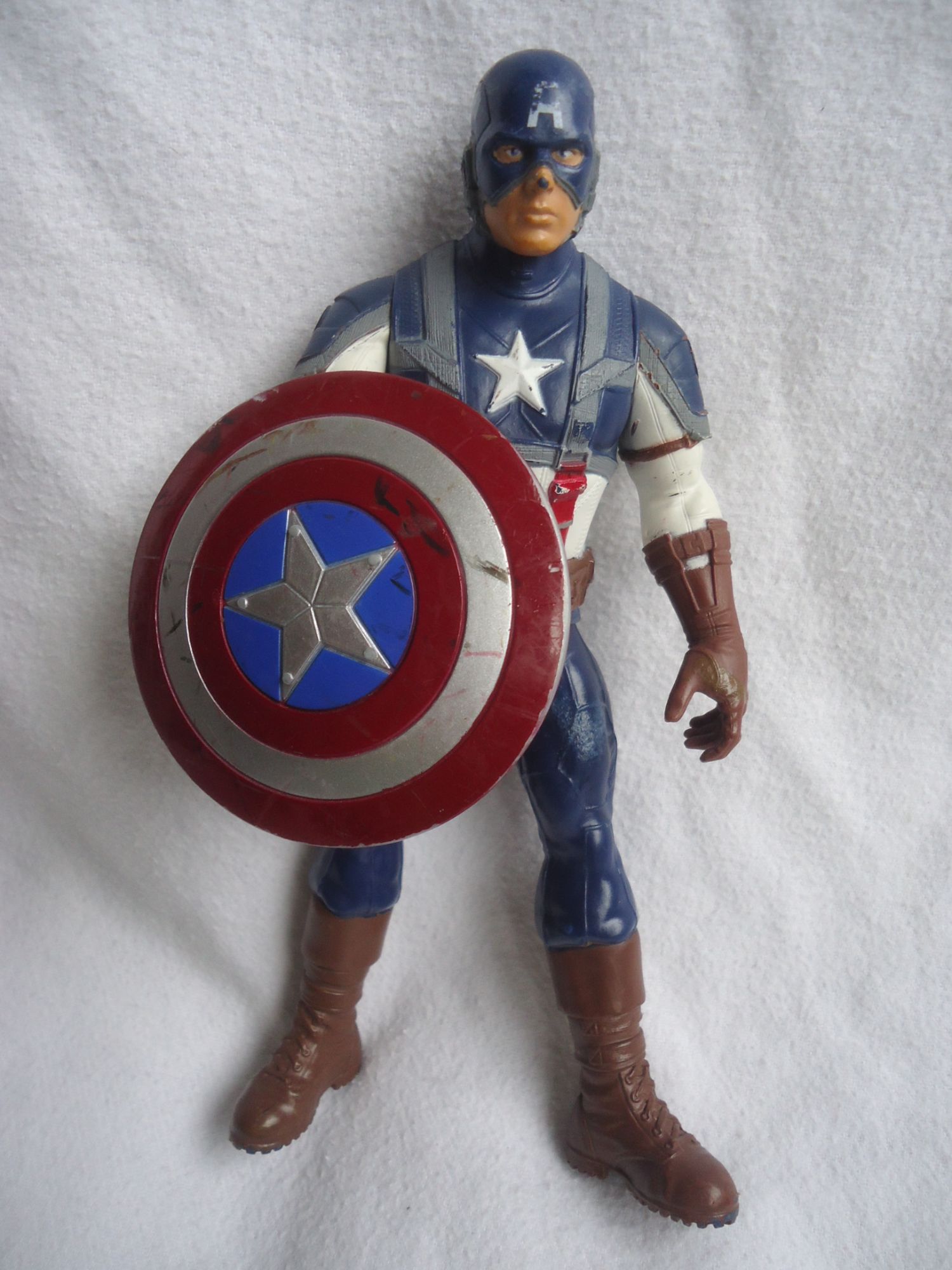 Capitaine America En Figurine Grand Avec Son Bouclier 20 Cm Marvel