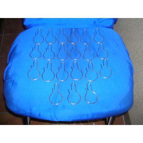 Lot De 21 Crochets De Rideaux.