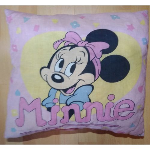 Coussin Decoratif Rose Winnie Walt Disney