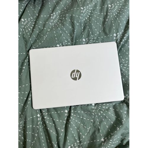 Je Vends Mon Ordinateur Portable Hp. Il Est En Parfait État De Fonctionnement Et Répondra À Tous Vos Besoins Informatiques.