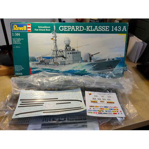 Maquette Revell 1/144 : Gepard-Klaase 143a-Revell